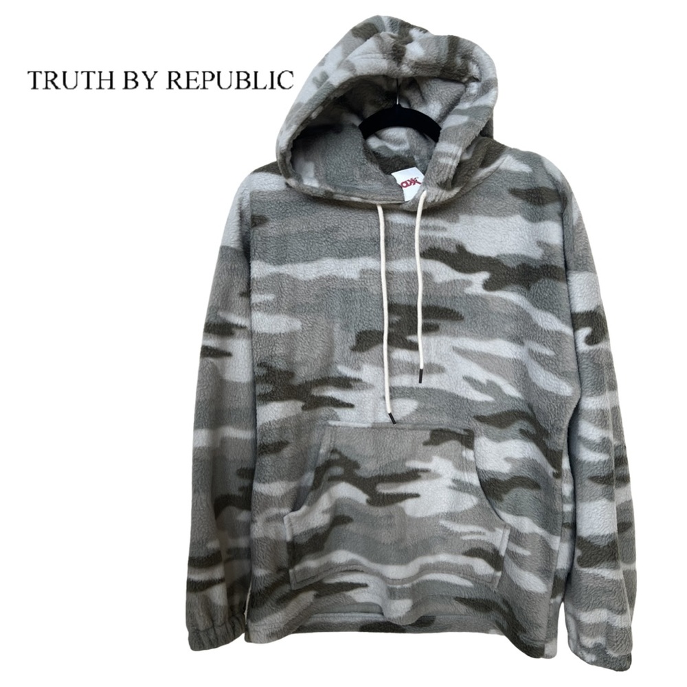 NWT Truth by Republic Camo Fleece with Hood and Pockets Size Small